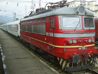 БДЖ пуска допълнително 12 500 места в първия работен ден на 2017 г.