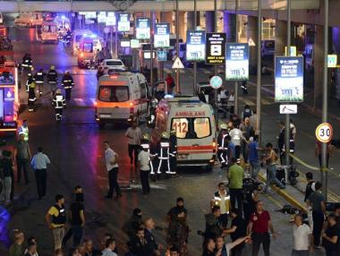 Турция задържа 12 души за терористичното нападение