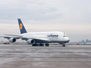 Lufthansa наема 3000 нови служители през 2017 г.