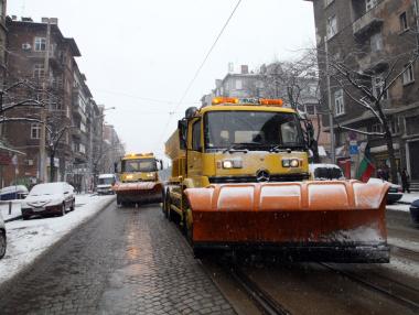 Над 3000 снегорини ще чистят пътищата в страната