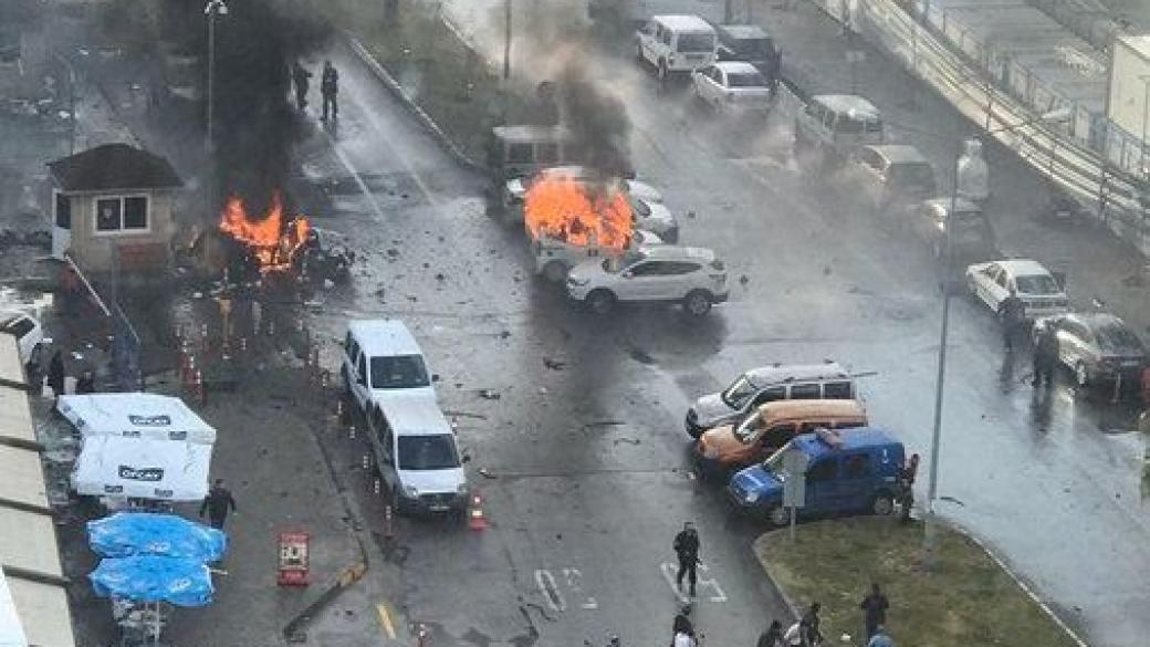 Взрив в Измир, двама загинали и над десет ранени