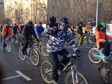 Стотици велосипедисти караха колело на -30 градуса в Москва