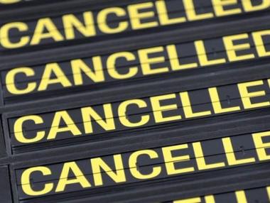 Отмениха стотици полети в Истанбул заради силен снеговалеж