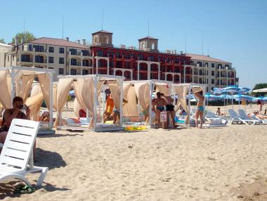 36 стотинки за шезлонг и чадър на плажа през 2017 г.