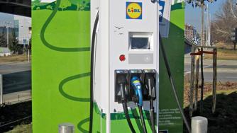 Lidl откри безплатна зарядна станция за електромобили в София