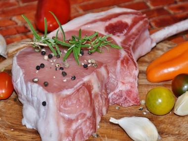 Защо килограм био свинско струва близо 300 лева