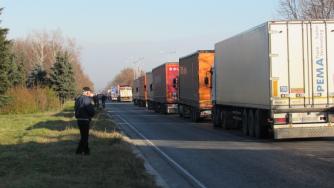 Български шофьори блокираха Дунав мост 2 в знак на протест