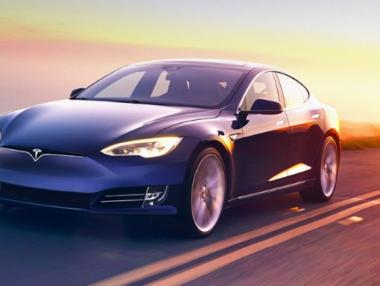 Model S на Tesla ще изминава 540 км с едно зареждане