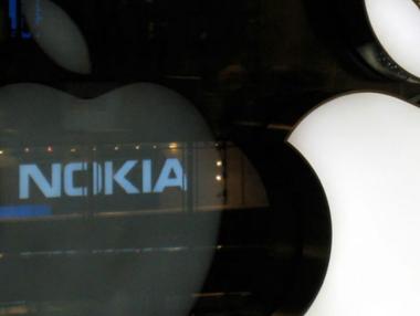 Nokia иска да спре продажбите на iPhone и iPad в САЩ