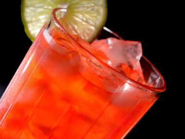 Франция забрани напитките със захар и оцветители