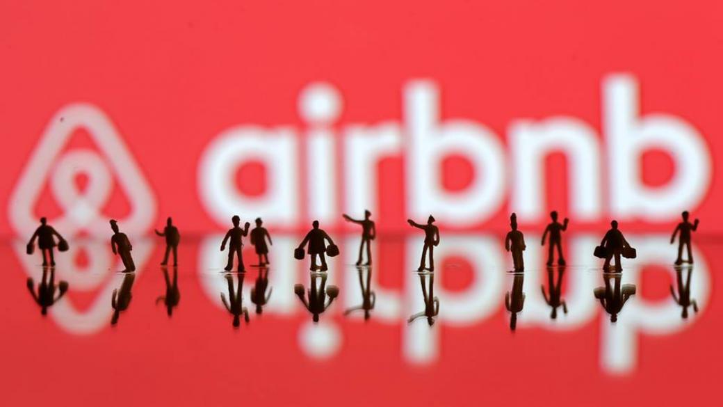 Airbnb и Uber помагат на засегнатите от забраната на Тръмп