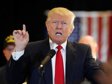 Забраните на Тръмп доведоха до голям спад на Уолстрийт