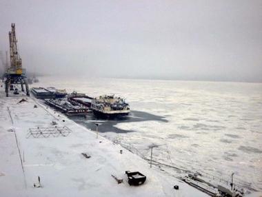 Дунав замръзна изцяло край Русе