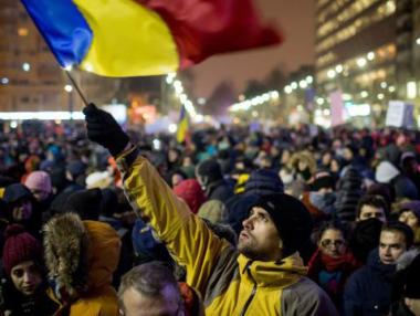 Румъния оттегли спорните промени, протестите продължават