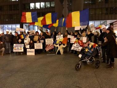 Румънци от цял свят протестират срещу правителството