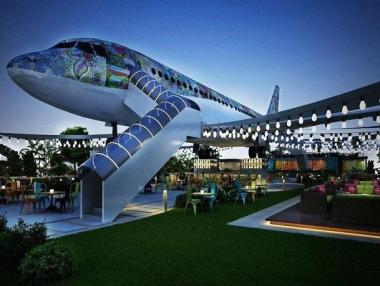 Ефектен ресторант в стар самолет