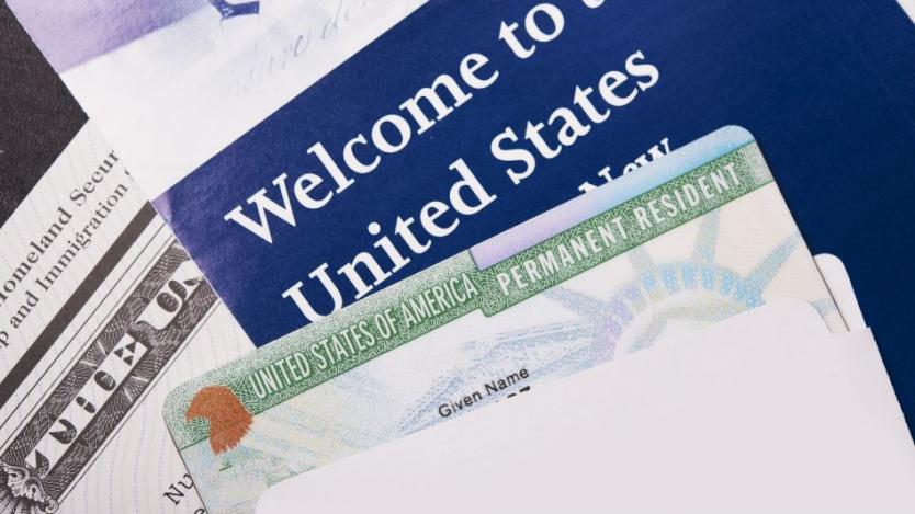 САЩ реже наполовина приема със Зелена карта