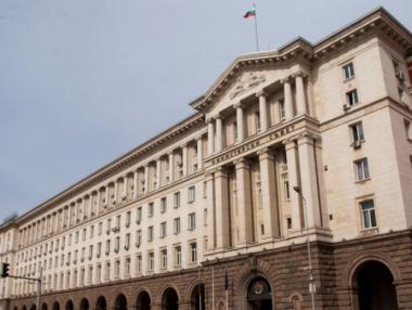 Служебното правителство смени 14 областни управители