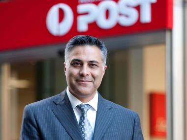 Директорът на пощите в Австралия взема 10 пъти повече от премиера