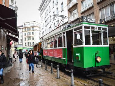 Безплатен ретро трамвай тръгна по улиците на София за дните на Виена