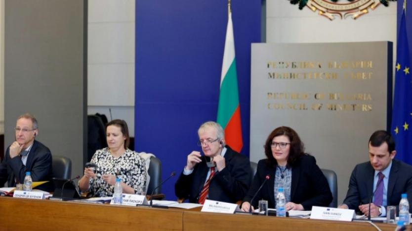 България усвоява двойно по-бързо европейските средства