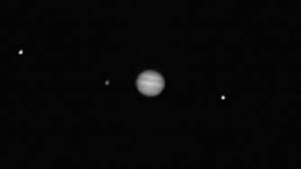 NASA засне най-голямата луна в Слънчевата система