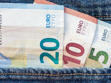 Еврото отслабва въпреки добрите данни за Германия