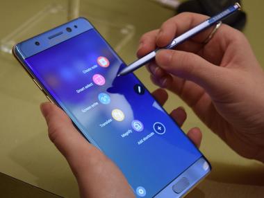 Гърмящият Galaxy Note 7 се връща на пазара