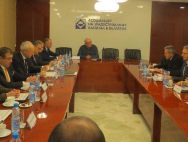 Бизнесът настоява за улеснен внос на кадри и нова енергийна стратегия