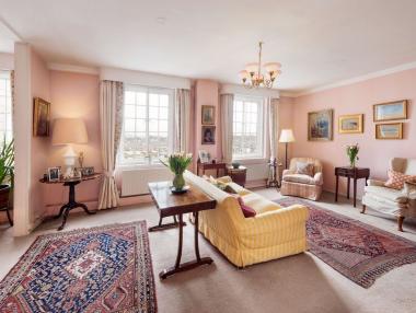 Продава се апартамент на Маргарет Тачър в Лондон