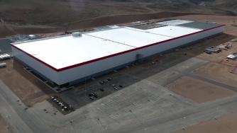 Tesla обмисля да изгради още три „Гигафабрики“