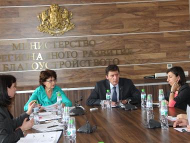 ББР бави плащанията по договори за саниране