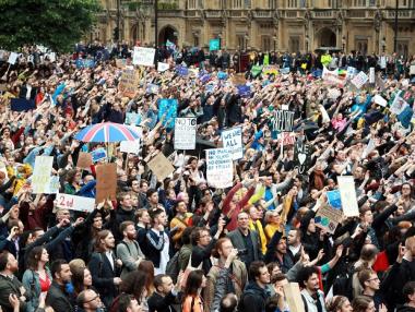 Експерти: Задействането на Brexit ще донесе хаос и разцвет на черния пазар