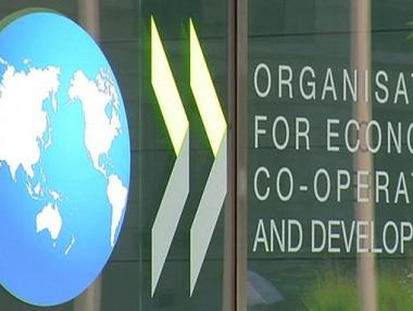 Растежът на световната икономика слабо ще се повиши