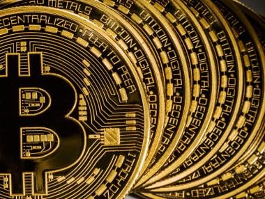 Bitcoin потъна под 1 200 долара