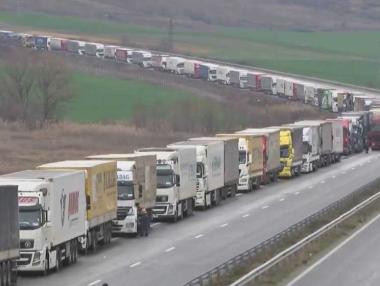 Опашката от камиони на „Капитан Андреево“ е 15 километра