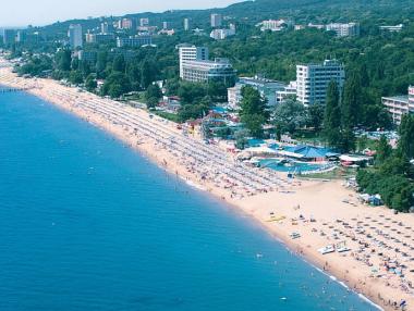 Ръст от 40% на резервациите на чужди туристи за лято 2017 г.