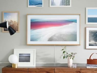 Телевизорът става... картина на стената