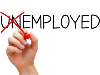 Заетостта расте единствено при хората над 55 години