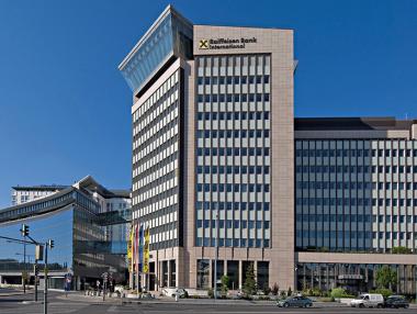 Южна Европа подкрепи печалбата на Raiffeisen Bank през 2016 г.