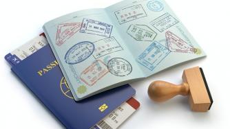 Правителството намали драстично таксите за пребиваване на чужденци