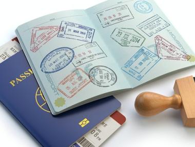 Правителството намали драстично таксите за пребиваване на чужденци