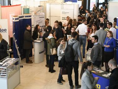 Над 120 компании в София предлагат работа за младежи и студенти