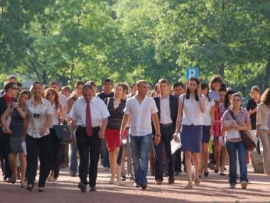 Над 1200 студенти ще трупат опит в държавната администрация