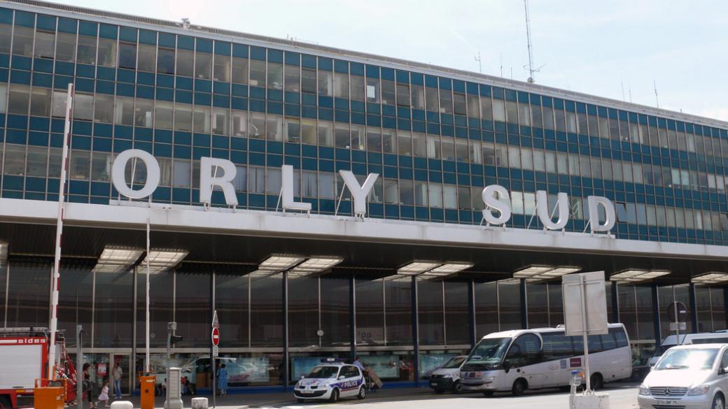 Евакуираха летище „Орли“ в Париж, има жертва