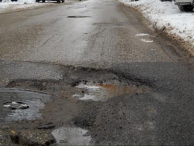 Започна запълването на дупки по улиците в София