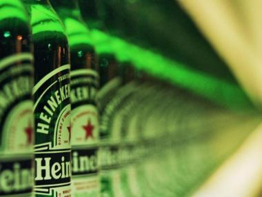 Унгария може да забрани логото на Heineken заради петолъчката