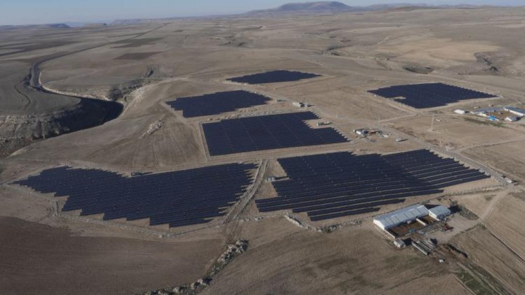 Турция строи една от най-големите слънчеви централи в света