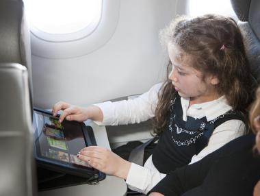 Великобритания също забранява таблети и лаптопи в самолети от 6 държави