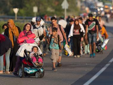 Австрия плаща двойно на бежанците, за да напуснат страната